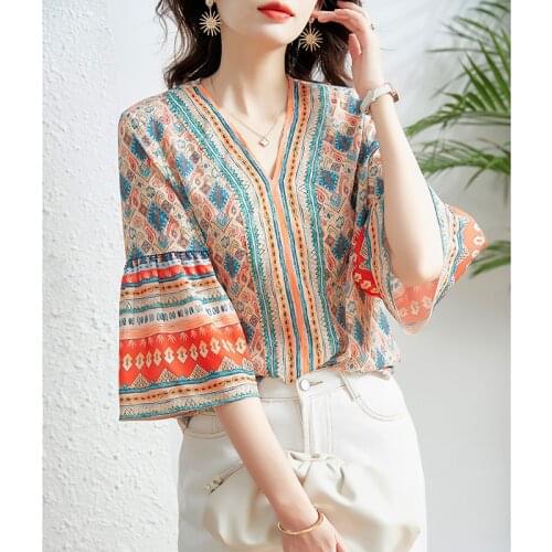 Chiffon Sleeve Shirt Womens Summer Thin V-neck Top Design Sense Seven-Sleeve Shirt Bohemian Style womens tops