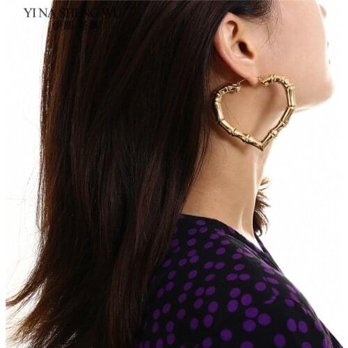 European And American Hip Hop Fashion Big Circle Heart-shaped Peach Heart Love Earrings Women Fashion Earrings 2021 For Women