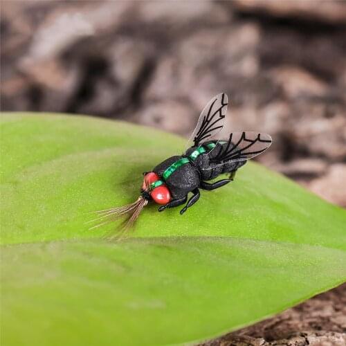 2pcs Insects Flies Fly Fishing Lures Topwater Bait Dry Flies Trout Artificial Crank Hook Insects Lure Bionic Bee Floating Bait