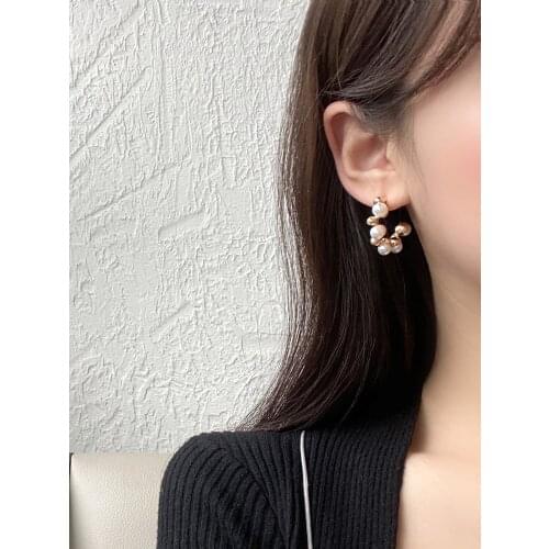 S925 needle Fashion Jewelry Hoop Earrings Sweet Korean Temperament Metal Golden Plating Simulated Pearl Earrings For Girl Gift