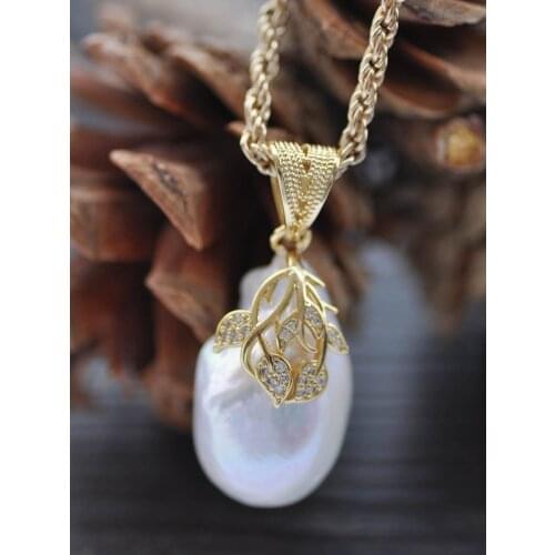 MCT·STAR Z10392 29mm White Baroque Keshi Pearl Leaf gold-plating CZ Pendant