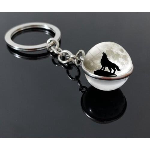 New wolf and moon keychain glass ball pendant crystal ball jewelry fashion wolf head spherical key ring men and women gifts