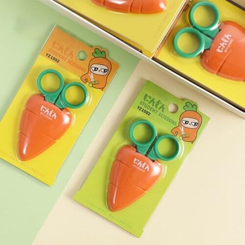 Carrot Shaped Handmade Scissors Students DIY Card Photo Pattern Cutting Scissors Plastic Handle for School Children Stationery