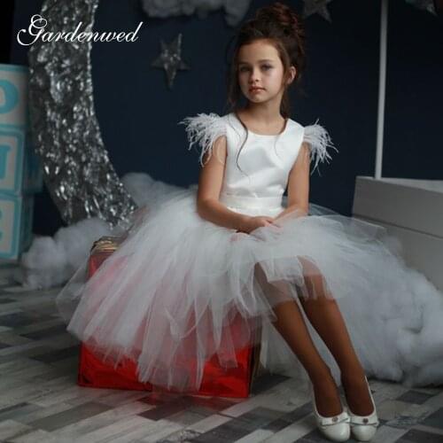 2020 Cute Aline Flower Girl Dresses Backless Satin Bow Princess Dresses Girl Feather Sleeves Kids Communion Dresses Vestidos