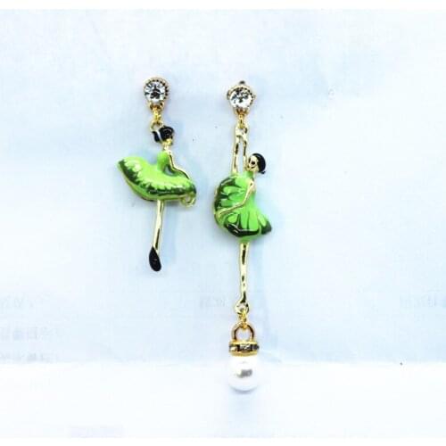 New Fashion Enamel Dance Girl Pearl Rhinestone Asymmetric Earrings Womens Creative Personality Crystal Hand-made Jewelry Gifts