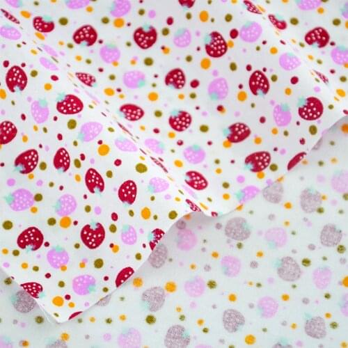 Lovely Red Fat Quarter Red Pink Strawberry Designs Cotton Fabric Home Textile Art Work Tida Tecido Doll Cloth Fabrics CM Sewing