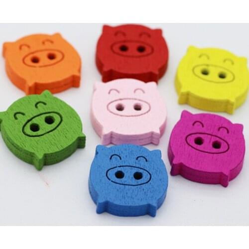 100pcs creative cartoon colorful 2holes wood buttons 17*17mm cute pig decorative boutons fantaisie sewing decorative buttons