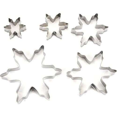 5Pcs/Set Christmas Snowflake Molds Stainless Steel Cookie Cutters Cake Biscuit Moulds Fondant Icing Mold Christmas Baking Mold