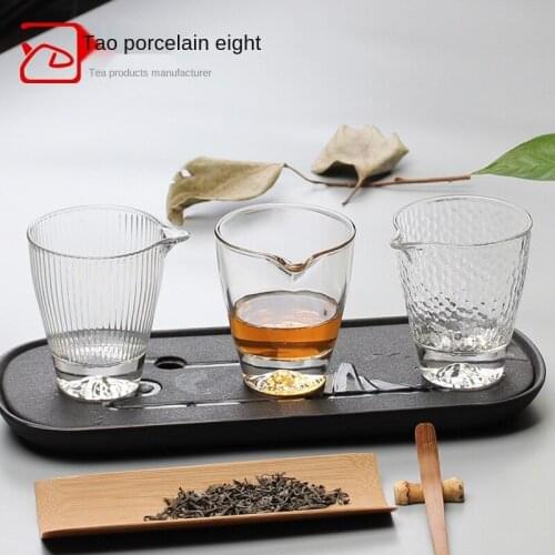 Japanese Glass Pitcher Fuji Mountain Bottom Hammer Patterned Fair Mug Thick Heat-Resistant Glass Tea Serving Pot Tea Infuser