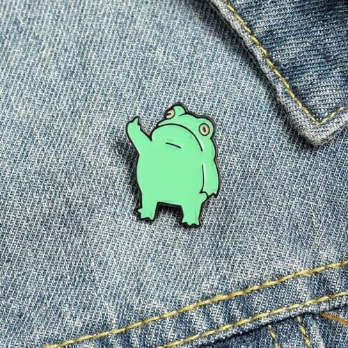 Funny Frog Brooches Green Animal Enamel Pin Bag Lapel Pin Anime Froggy Gesture Metal Badge Jewelry Gift for Friends Wholesale