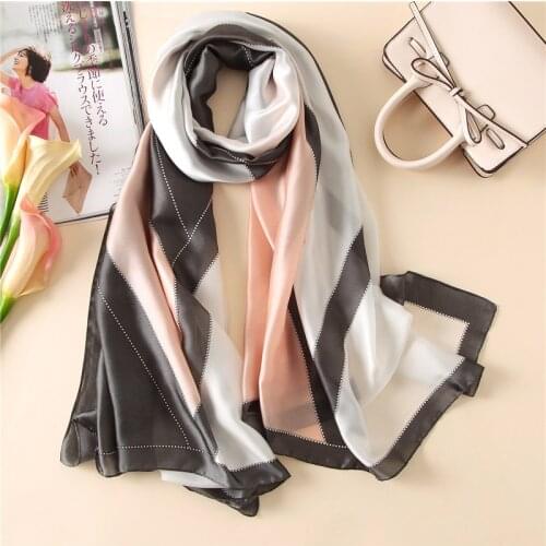 2021 Spring And Summer Luxury Brand New Style Fashion Headcloth Women Beach Popular Scarf Ladies Print Large Size Silk Shawl