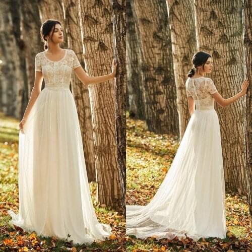 Short Sleeves Wedding Dresses Jewel Neck Lace Appliques Bohemian Wedding Dress A Line Robes De Mariée Sweep Train