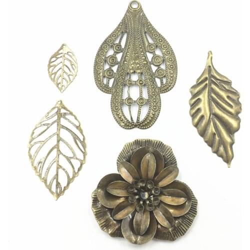 10Pcs Antique Bronze Tone Leaf Flower Medal Alloy Connectors Filigree Wraps Hollow Pattern Embellishments Jewelry DIY Findings