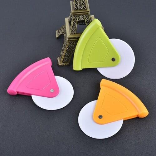 1Pcs Kitchen Cooking Gadgets Plastic Pizza Cutter Wheels Fondant Dough Cake Knife Cutting Utensils For DIY Baking Tools