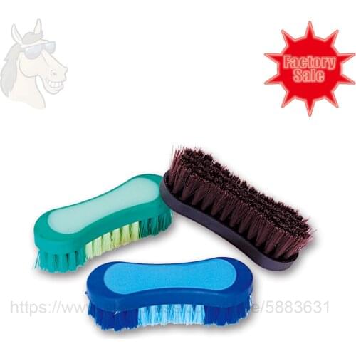 55 5036 Horse Face And Mane Cleaning Brush Rubber Back With Soft Brishtes 12.5*4cm Two-Tone Color Horse Stable Grooming Tool