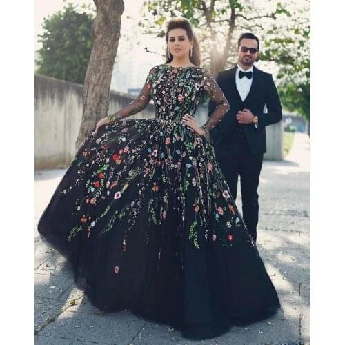 Elegant Black Applique Evening Dress Long Sleeve Formal Dresses 2021 robe de soiree V Back Celebrity Pageant Gowns Plus Size