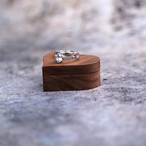 Custom Engraved Wood Heart Ring Box Wedding Gift Cases Jewelry Earring Organizer Ring Container Trinket Boxes