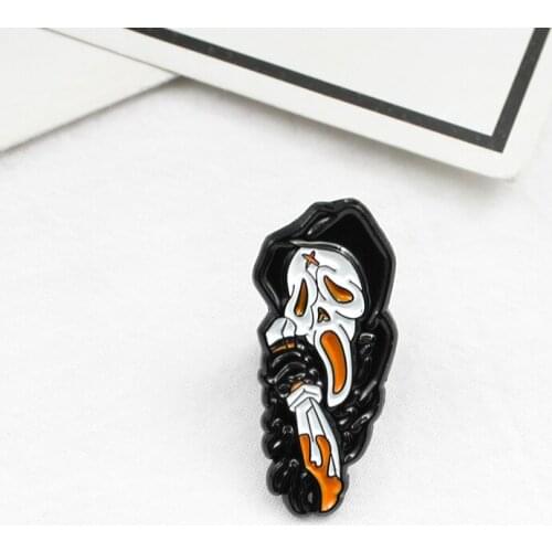 Scream Human skeleton Enamel brooch Death Black cloak Blood sword Pin Lapel shirt Leatherwear Badge Skull For kids Halloween Gif