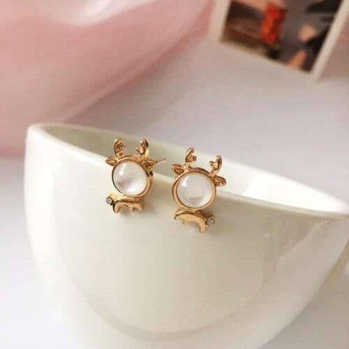 Fun And Cute Small Deer Earrings Korean New Trend Fashion Imitation Opal Resin Gem Sweet Party Dating Ear Jewelry Women