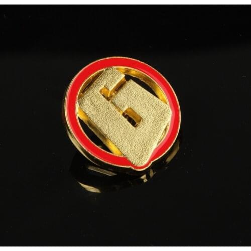 New design cutout gold plated gold badge cheap die-cast souvenir badge