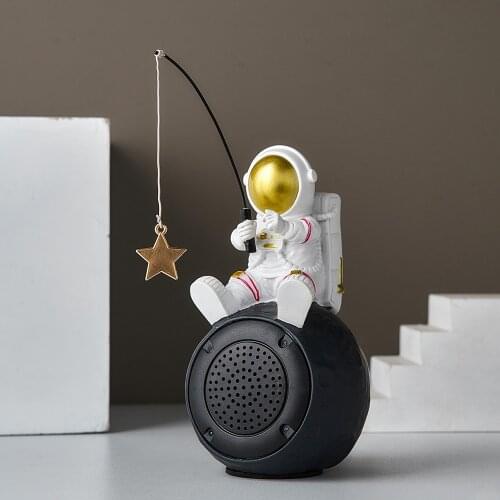 Astronaut Resin Statue Bluetooth Speaker Home Decoration Desktop Decor Accessories for Living Room Bedroom Desk european decor