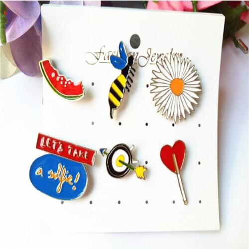 New Woman Lapel Brooches Pins Personality Cute Bees Birds Design Simple Cartoon Creative Brooch Candy Color Fashion Jewelry