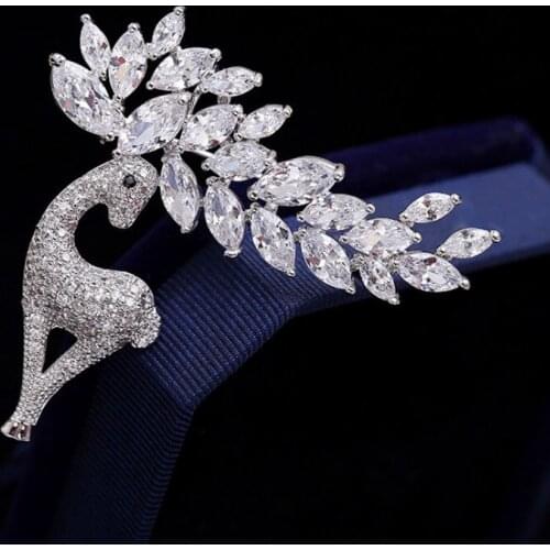 Luxury Famous Brand Elk Deer Vintage Brooches Animal Brooch Pin Women Jewelry Badges Fashion Cloth Decors Accessories