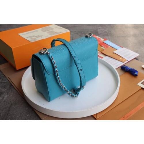 2021 Fashion L Luxury Womens Shoulder Messenger Bag Striped Silver Metal Buckle V Gift Leather High Quality Bags For Women