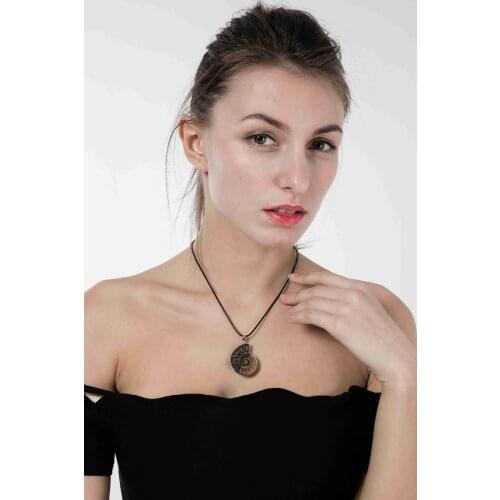 Charms Natural Healing Ammonite Madagascar Gem Stone Conch Chrysanthemum Pendant Necklace For Women Men Necklaces pendants lol