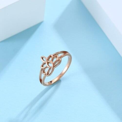 Megin D New Hot Sale Romantic Luxury Lotus Hollow Titanium Steel Rings for Men Women Coupel Wedding Fashion Design Gift Jewelry