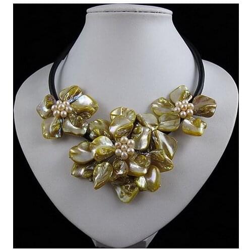 Favorite Pearl Shell Flower Necklace Yellow Freshwater Pearl Sea Shell Black Leather Rope Birthday Party Women Gift Fine Jewelry