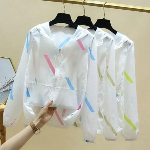 2021 New Print Striped ThinWomen Coat Sun Protection Clothing Lady Anti-UV Breathable Outdoor Coat Female Hooded Short Jacket