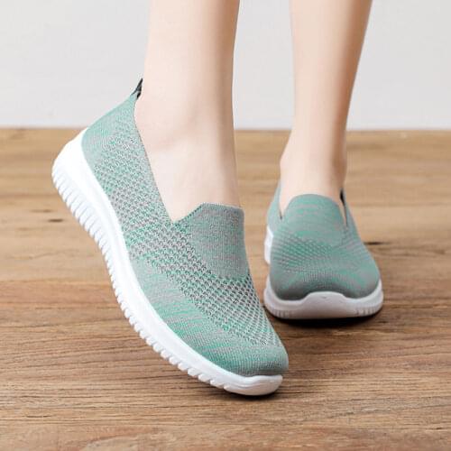 Spring Womens Slip On Loafers Green Soft Running Shoes For Women Breathable Flats Female Dress Shoes Ladies Casual Sneakers