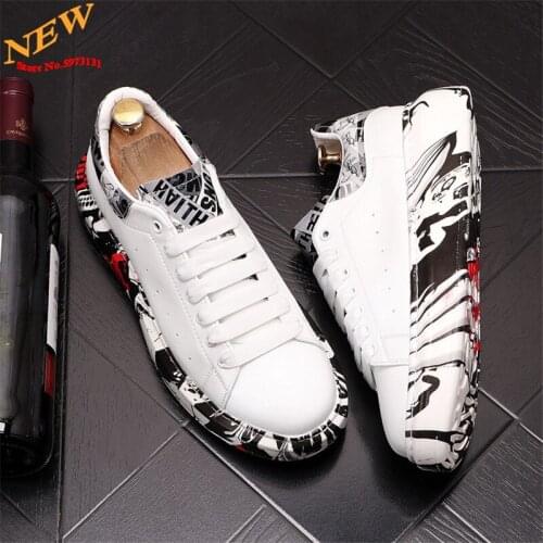 White Leather graffiti Men Casual Shoes Sneakers Round head Hip Hop Trainers Man flat Shoes Zapatillas Hombre