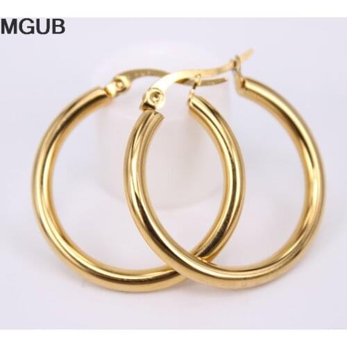 MGUB Physical picture 30mm35mm45mm outer diameter 3mm thickness About 8.5g / pair of lightweight jewelry Delicate earrings LH06