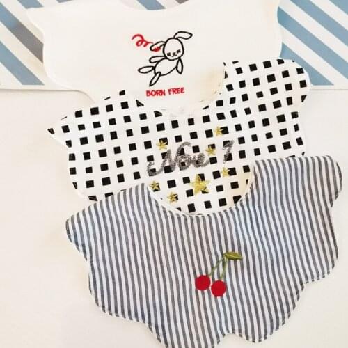 Ins sweet foreign style baby 360 round saliva towel cotton baby net red cute bib fake collar temperament bib