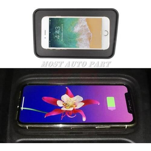 Interior Car Wireless Charger Wireless Phone Fast Charging Pad For Toyota RAV4 2014-2018 The Phone With QI Wireless Charging