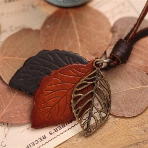 Retro Bohemian Retro Leaf Pendant Fashion Charm Womens Leather Long Sweater Chain Fashion Womens Daily Match Jewelry