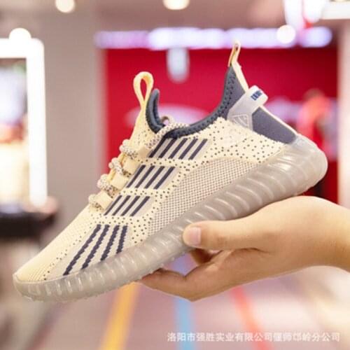2021 Summer Mens New Mens Shoes Breathable Comfortable Casual Lightweight Running Shoes Korean Fashion Trend Sports Shoes