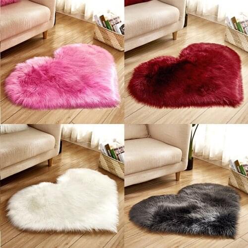 1 Piece Colored Heart-shaped Carpet Cushion Bedroom Mat Artificial Wool Hairy Carpet Seat Fur Area Rugs Sofa Office Kitchen Rugs