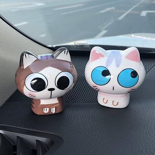 Car Ornaments Pretty Lucky Cat Doll Cartoon Ceramics Decoration Automobiles Interior Dashboard Decor Accessories Gifts 6.5X6.5CM