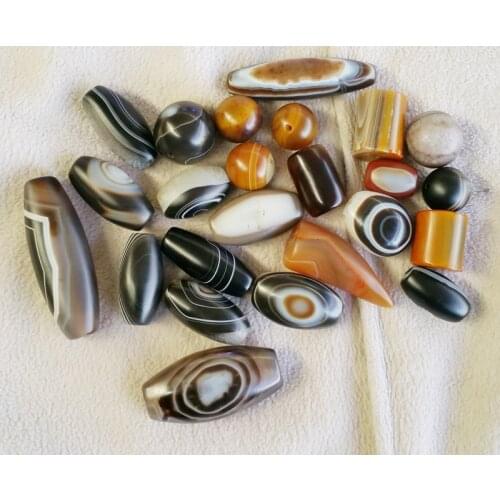 2017 popular-- 20pcs Tibet Jewelry Mixed Size Semi-precious Stone Ntural Natural Tibetan bead stone Dzi Beads (Randomly send)