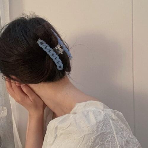 AOMU Fashion Retro Blue White Resin Acrylic Twist Chain Hair Claw Irregular Geometric Hollow Big Hairpin for Women Accessories