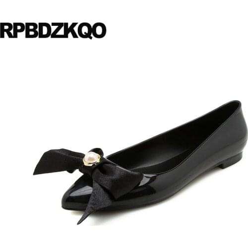 Bow soft slip on pearl black women flats shoes with little cute bowtie cheap china pointed toe jelly patent leather large size