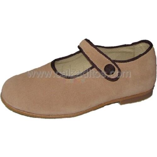 Mercedes de piel en serraje camel con ribete en marrón chocolate, de Andanines