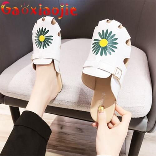 Half Slippers Women Wear Ins Tide 2020 Summer New Fashion Flowers Hollow Hole Shoes Non-slip Pregnant Women Sandals Ladies Flats