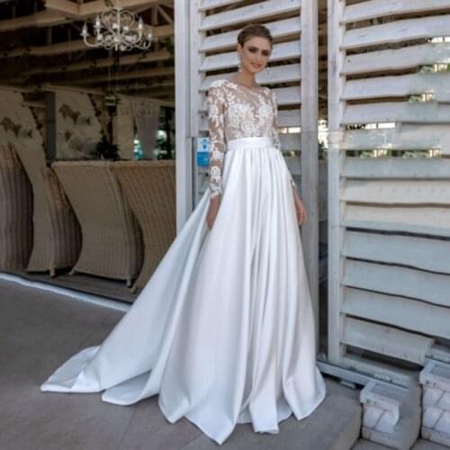 Soft Satin Lace Wedding Dress Long Sleeves Elegant Appliques Vintage Bridal Dress With Belt A-line Floor Length Bride Gowns 2021
