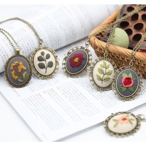 Novice DIY handmade european-style embroidery flowers and plants material package sewing necklace pendant