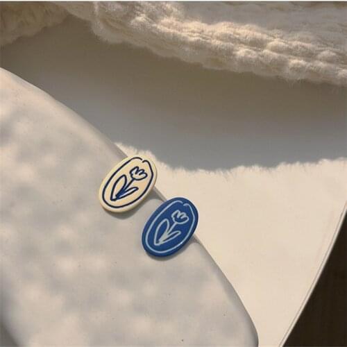 AOMU New French S925 Fashion Geometric Asymmetry Oval Flower Tulip Pattern Small Stud Earrings for Women Daily Jewelry Gifts