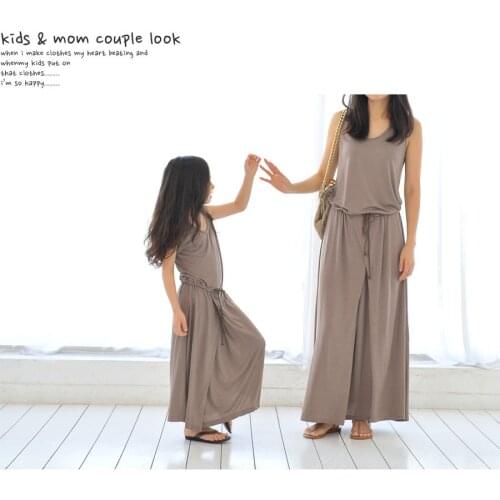 2020 New Summer Mom and Daughter Dress Matching Mother and Daughter Family Clothes Girls and Mom Dress Sleeveless Beach Dress